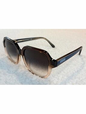 COACH • Transparent Brown Gradient HC8335U Square Prescription Sunglasses